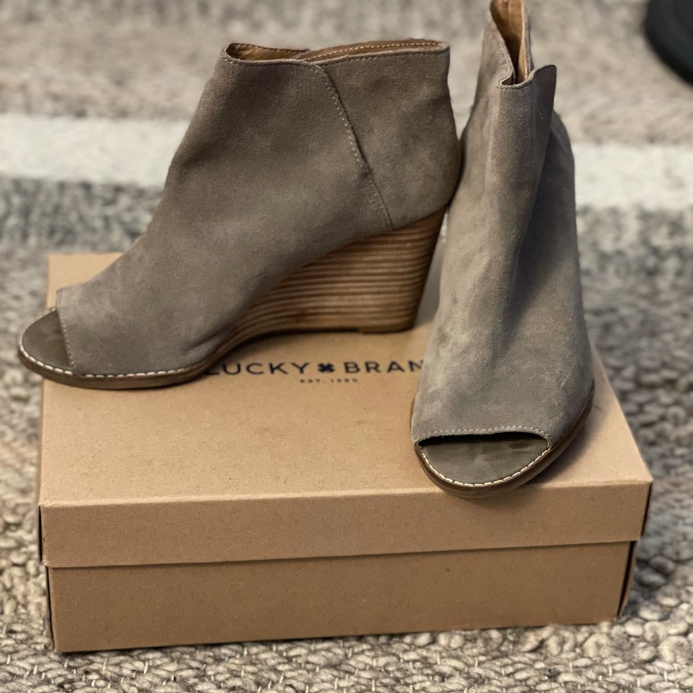 Lucky Brand Tan Wedge Bootie|Size 9